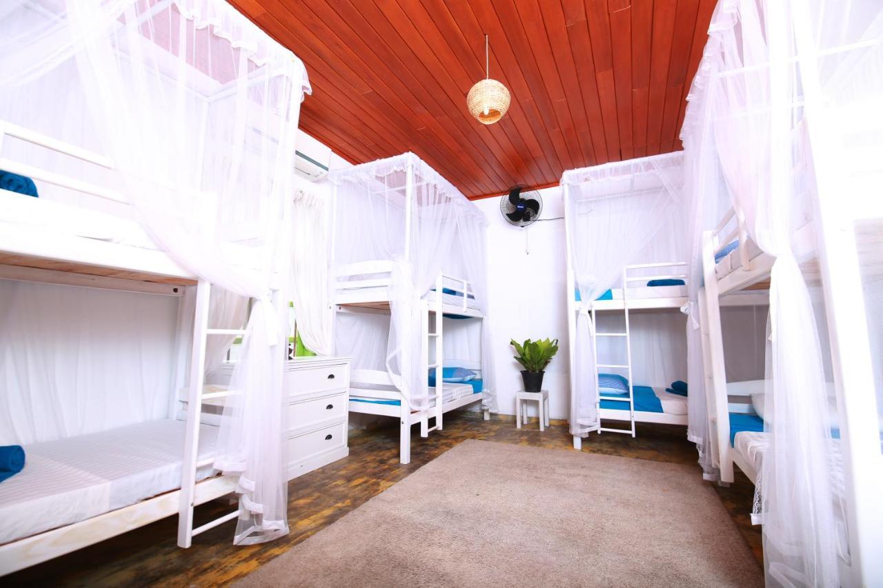 Bluefin Adventure And Deep Sea Fishing Hostel Hikkaduwa Exterior photo